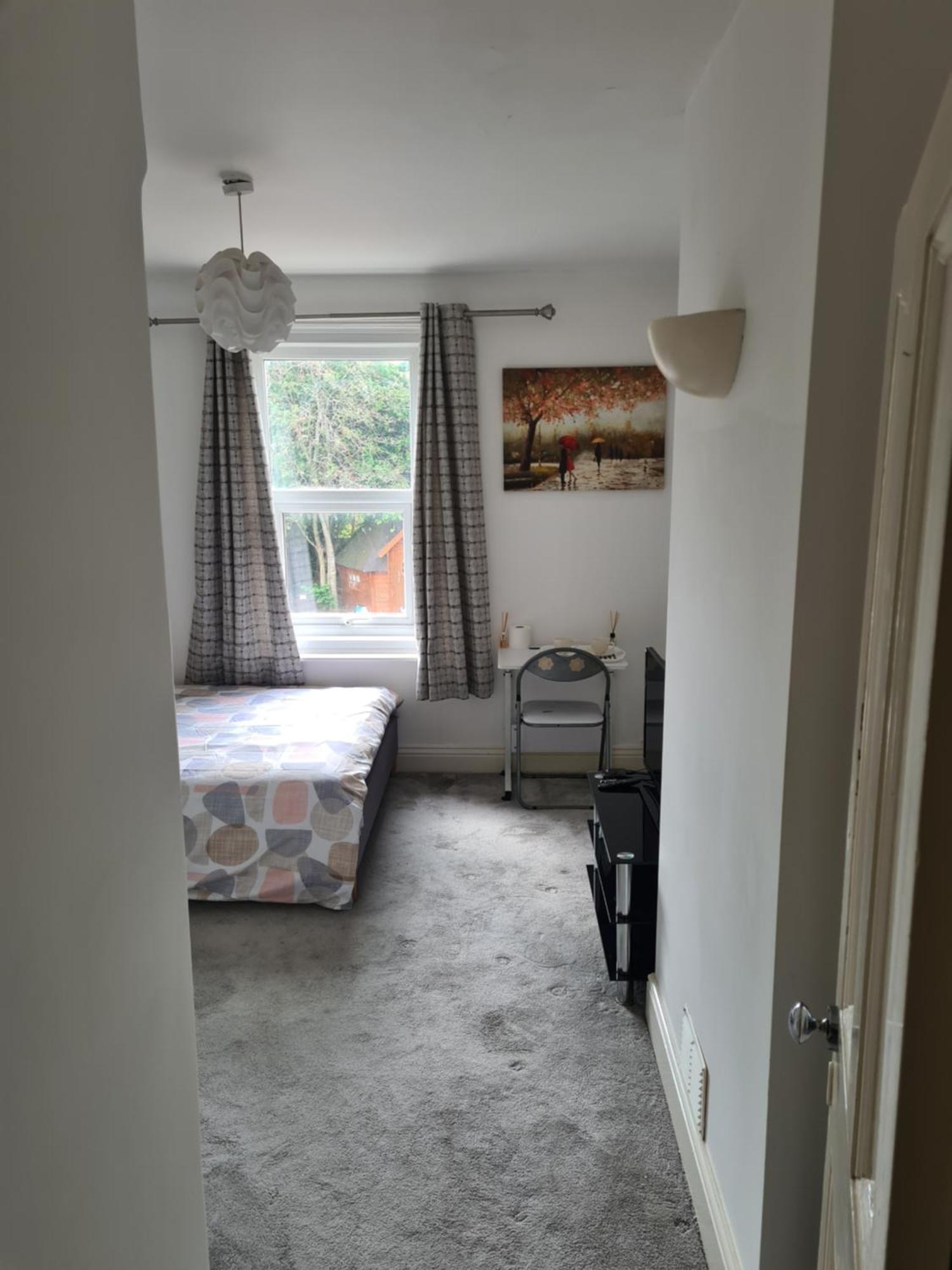 A Private & Beautiful Bedroom With Shared Bathroom In The Heart Of Privatunterkunft